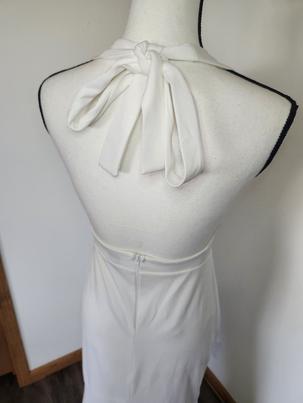 NWT *With Flaws* Windsor Ivory Deep V-Neck Halter Bridal Maxi Dress - Picture 6 of 9